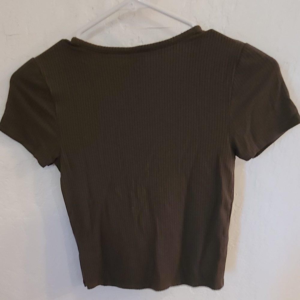 Green Cropped Ribbed Tee - Picture 2 of 3